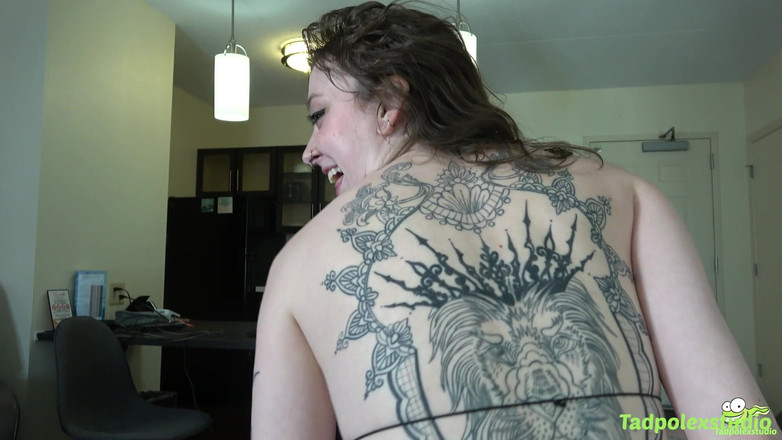 TadpolexStudio: サニー・デイズはもっと良いショットを求めている