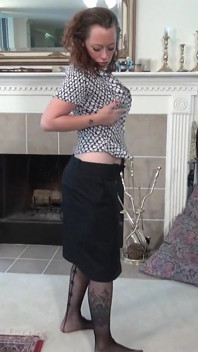La MILF Americana Arrapata Tatiana Si Toglie I Vestiti E Si Fa Un Ditalino