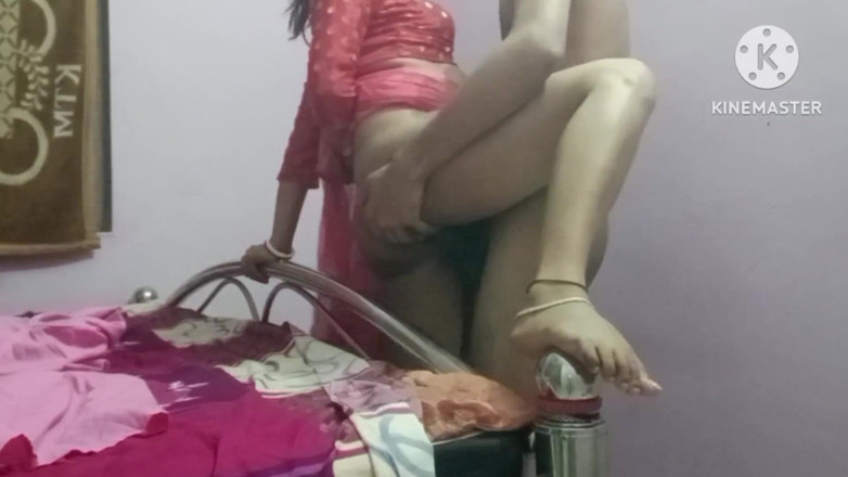 Jink: Bhabi Got Ready and Took Out Her Chut Ki Pani...