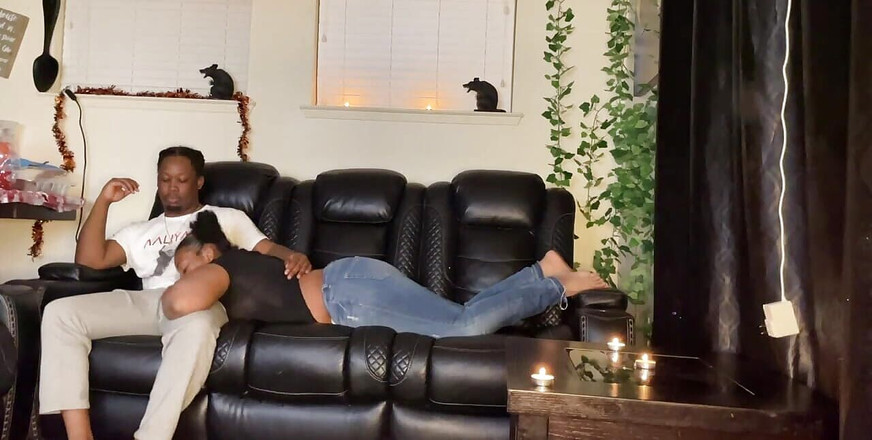 Kendale: Filmul Noaptea cu sora vitregă își ia pula din mână și mă...