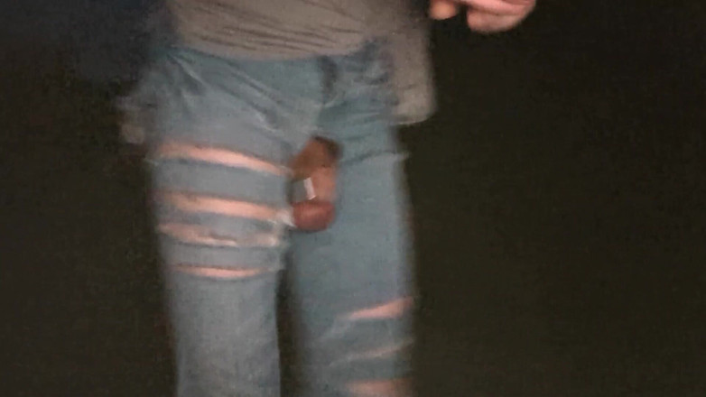 kinkygaynudist: Mergând prin oraș în blugi fără fund