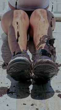 Me Follo El Culo Al Aire Libre Después De Jugar En El Barro Y Usar Mis Nuevas Zapatillas