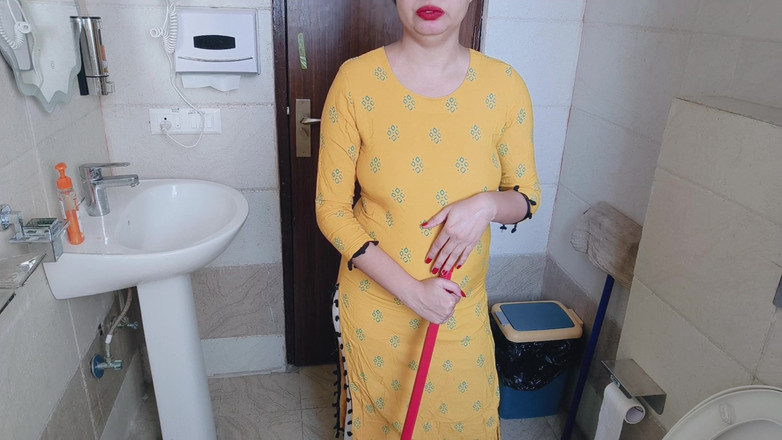 Saarabhabhi6: L'indiana kamwali fa sesso con un ragazzo per rubare soldi...