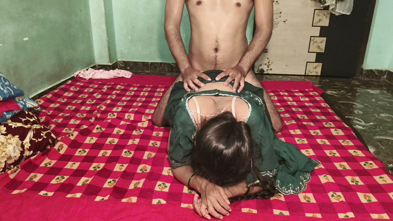 yongboy1: Chłopak pieprzy dziewczynę Desi Żona Pierwsza noc Desi Bhabhi Hot Desi...