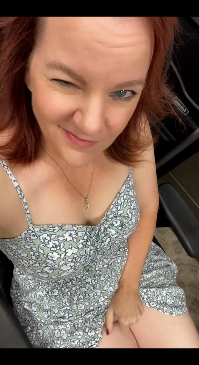 Ms Amanda: Muschi im auto