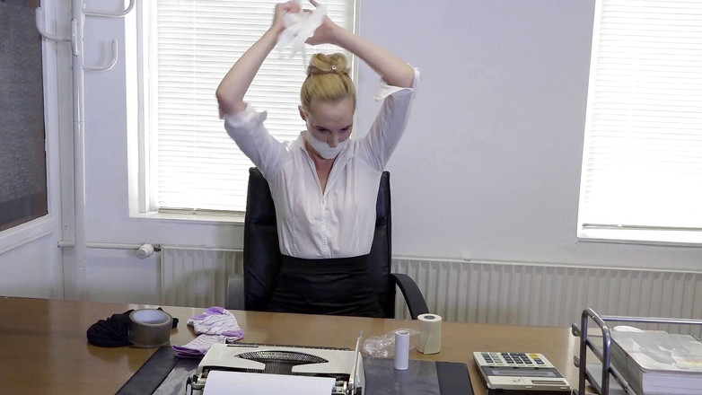 Restricting Ropes: Ariel Андерссен, давится собой