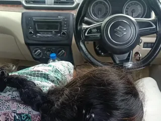 Le directeur de bureau aime une romance torride avec une collègue mariée dans la voiture, partie 3