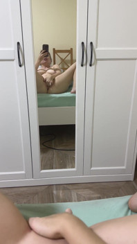 blondă înțelege