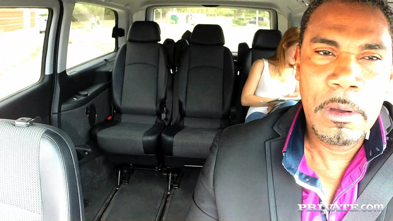 Private.com: Alexis uwielbia się pieprzyć, więc wsiada do dużej czarnej taksówki