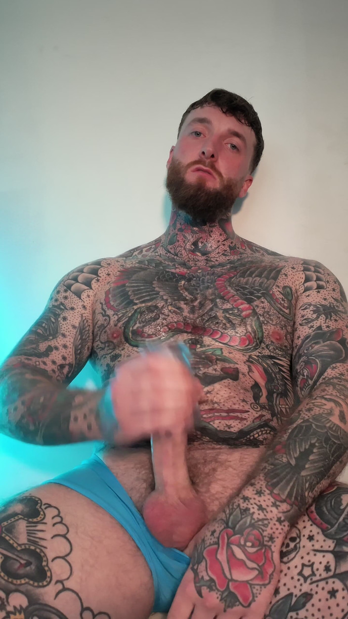 Tattooed Dom: 纹身dom崇拜射精 第一人称视角