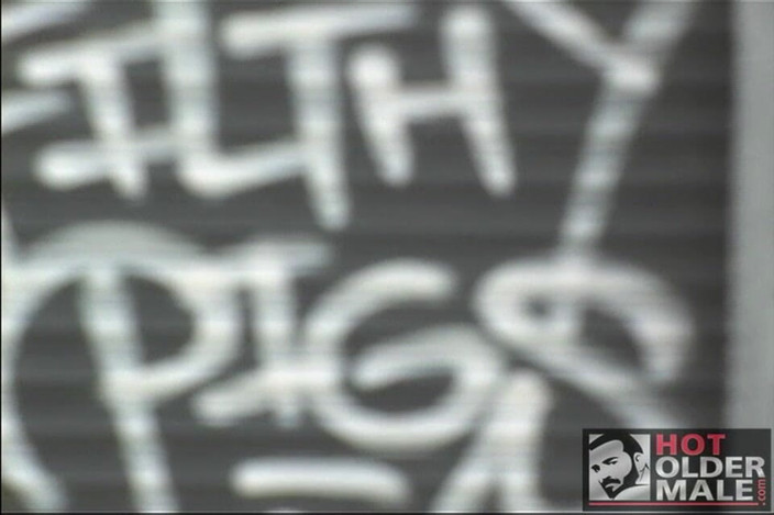 Pantheon men: Daddy Hunt 2: Chłopiec z piwnicy