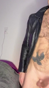 Muscle Hunk Jerks off