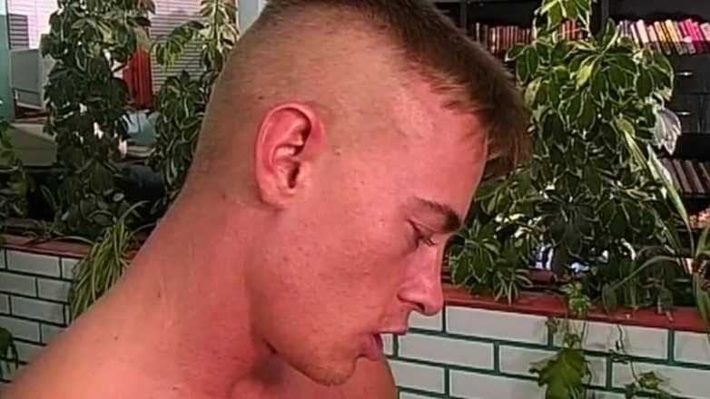 Inhonorof porn: Persetubuhan yang baik di sofa hijau