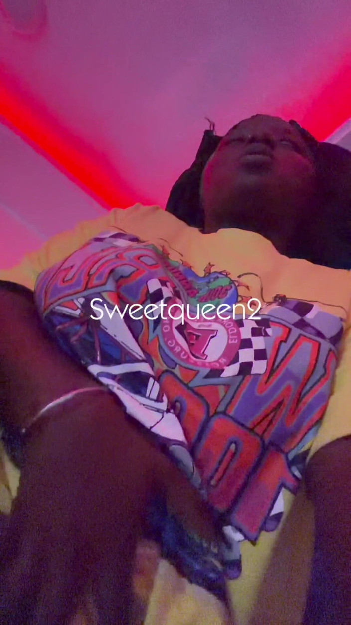 Sweetqueen2: 彼は尻食いだ。