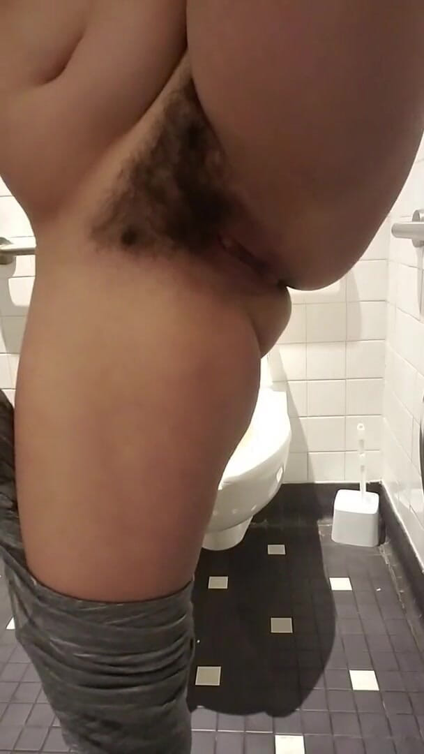 Tropical Lust: Quickie in the bathroom