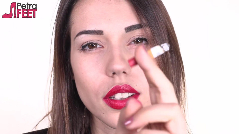 Smokin Fetish: Smoking and face fetish with amazing teen