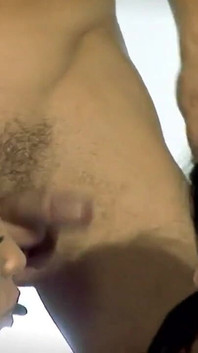 Jennifer Dark și Maya sunt futute anal într-un container maritim