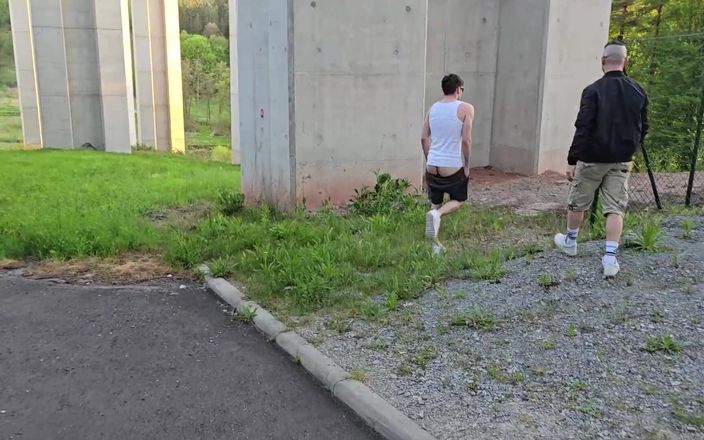 boyzxy212: Марафон траха без презерватива с моей гей-сучкой - 6 порций спермы глубоко в его задницу, часть 5 - горячий трах на улице под шоссейным мостом