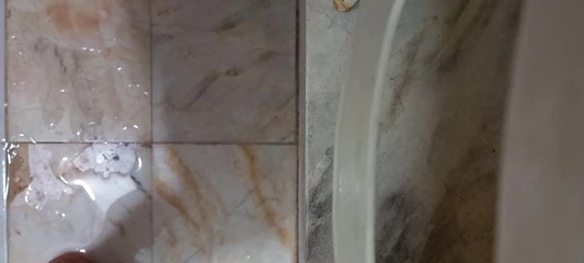 Solo prysznic zabawy z realistyczną zabawką erotyczną | POV masturbacja