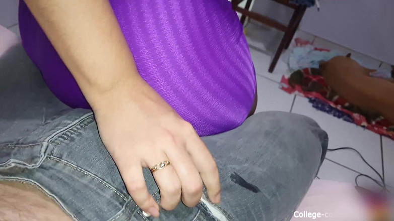 College-couple: Lap dance cum in jeans, cumming in his jeans pants...