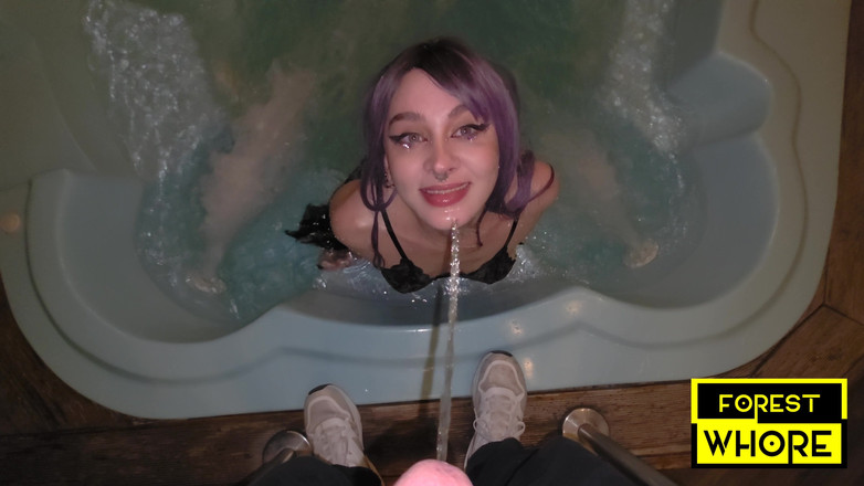 Forest-Whore: Jeux anaux fous dans le jacuzzi - fisting, dilatateur anal et...