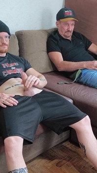 Un beau-père se branle avec son beau-fils