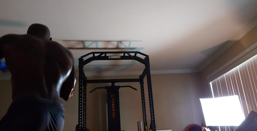 Hallelujah Johnson: Sert boks delici bugün