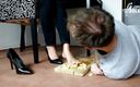 Czech Soles - foot fetish content: It guy ayak aşağılama, ayakkabı ibadeti ve ayak besleme