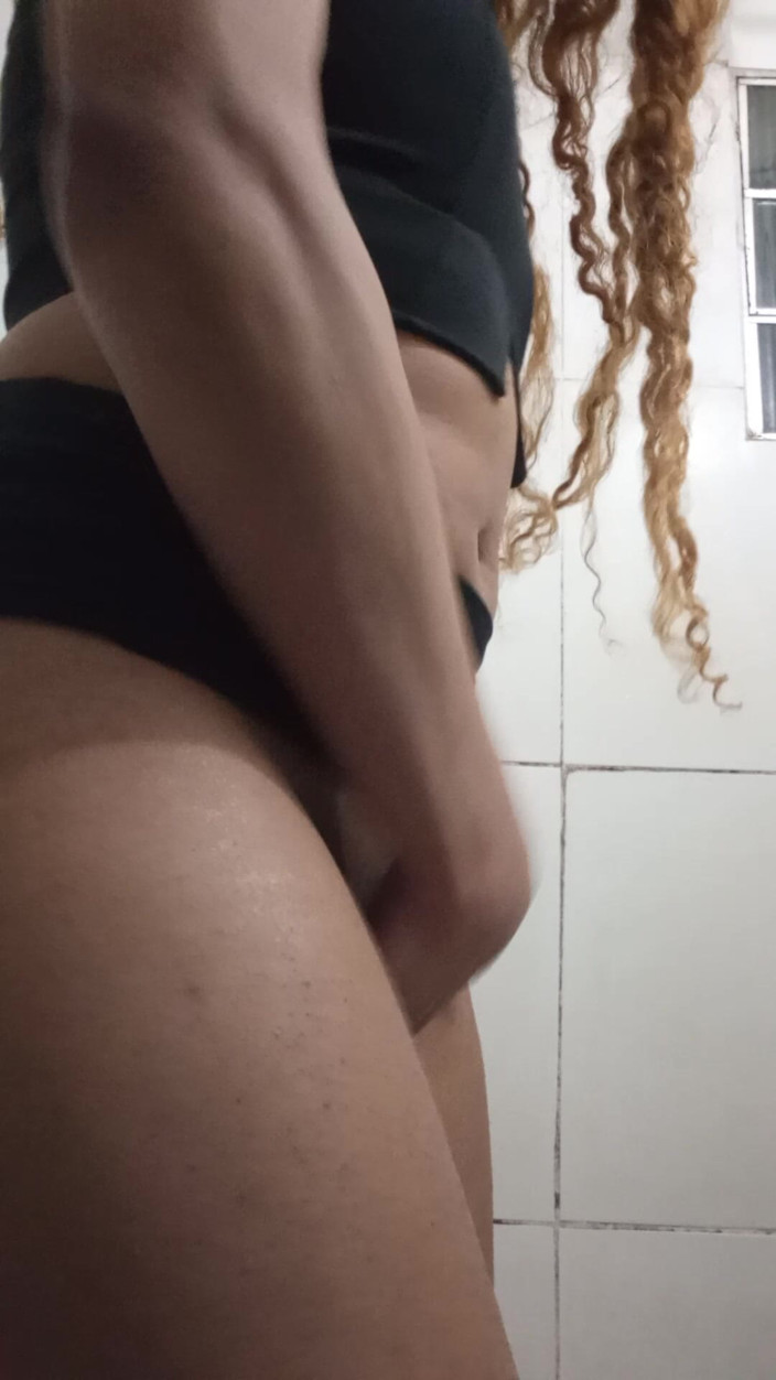 AngelMature: Trans Latina Seksi Panas
