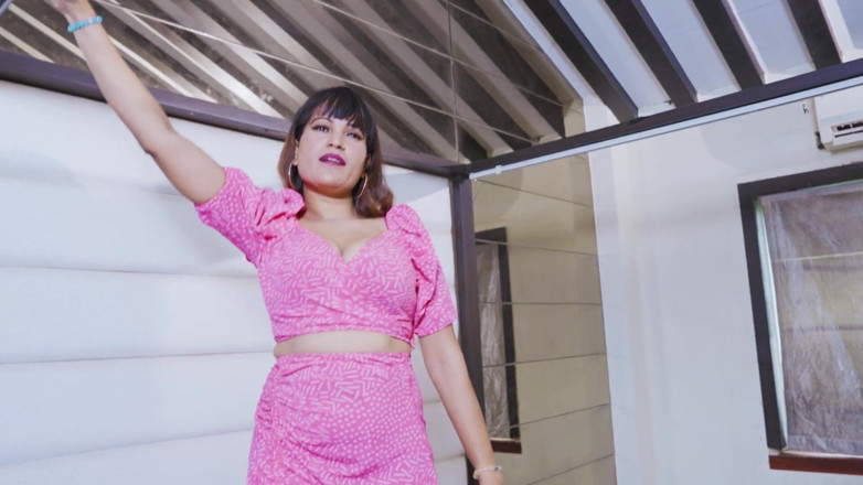Aaka: Fată indiancă sexy face sex dur în hindi