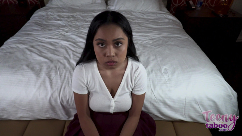 Teenytaboo: Luna Mills creampie studente