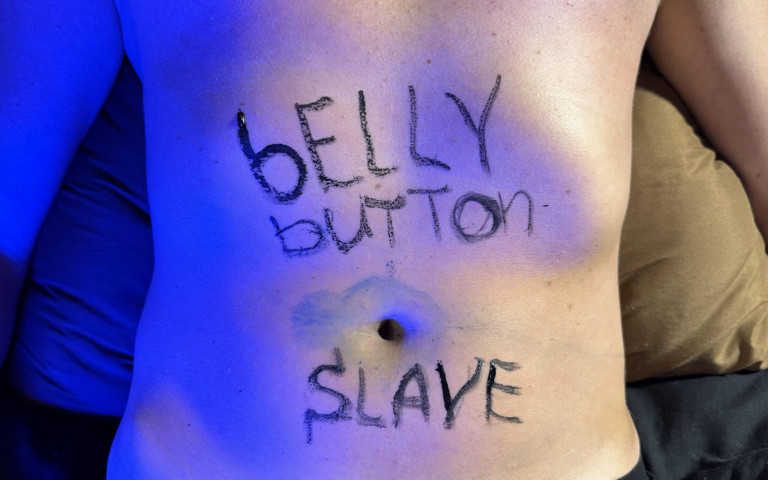 Belly Button Slave. Navel Cleaning. (Navel fans) Belly Button Slave. Navel Cleaning. (Navel fans)
