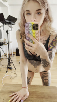 How do you like my lacy lingerie? 