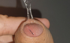 Straight Daddy Club: Extrémní metoda lepení žaludu super glue