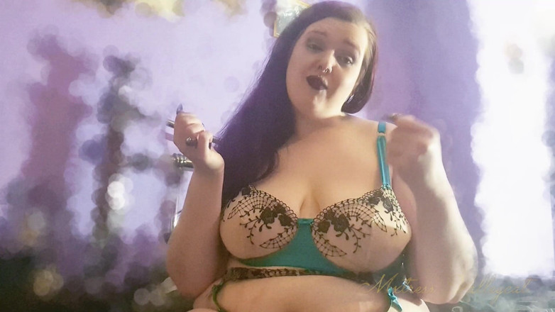 Mxtress Valleycat: Sharp Nail Worship
