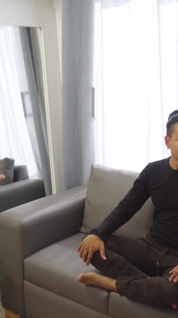 我的绿帽男友看着我操出租房的家伙，所以他不把我们踢出我们的公寓，然后他加入了一个惊人的dpp