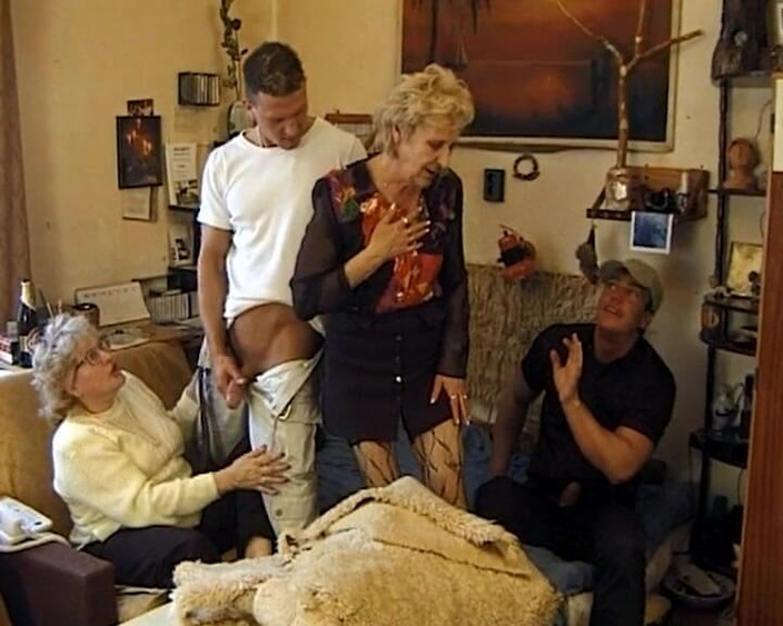 BB Video - Old School: ドイツ人グラニーのアマチュアとアナルセックスの屋外乱交