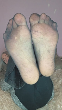 Menunjuk-nunjukkan Nylons Saya
