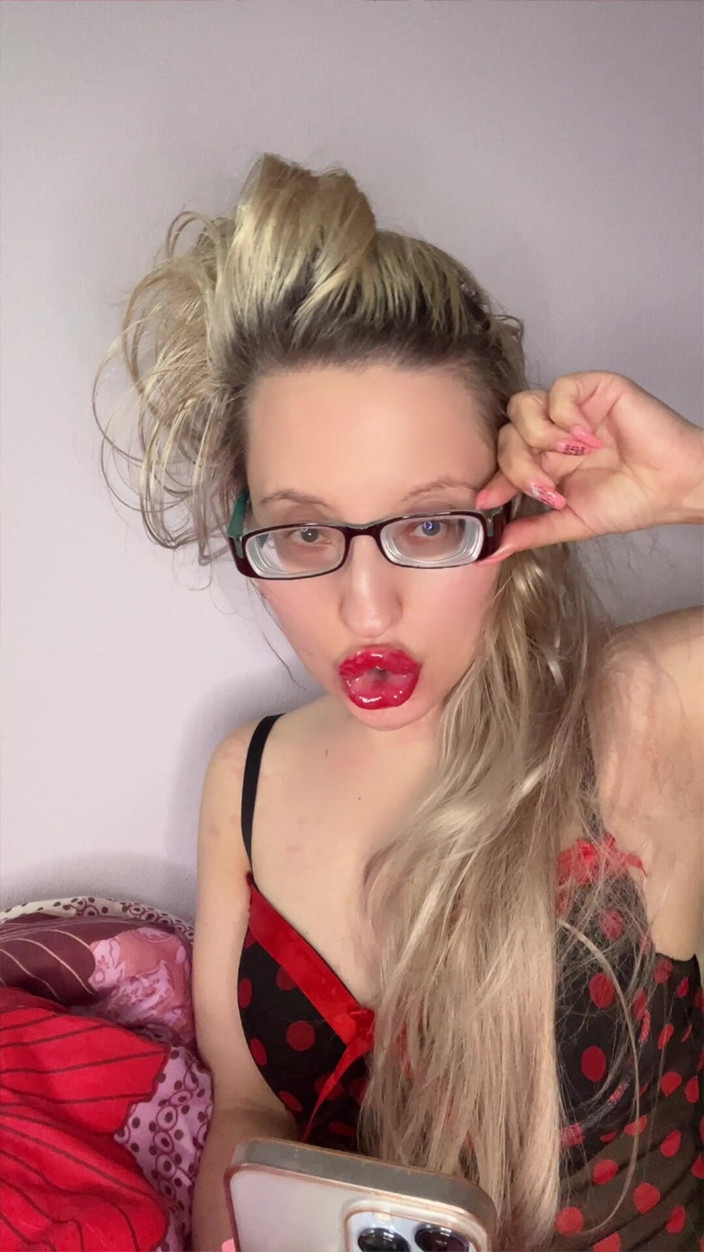 FinDom Goaldigger: Transformation d’une fille ou d’un garçon bimbo