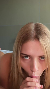 Pendidikan seks untuk blonde kecil molek miang Californiababe