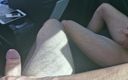 Femboy vs hot boy: Publicamente no carro derramando porra quente de nossos paus grandes...