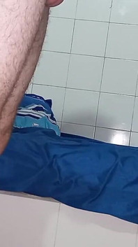 Onu yatağa götürmek için sadece birkaçı yeterli oldu