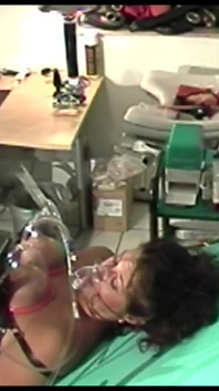 Trio in clinica da godersi tra bellezza e lesbiche sexy