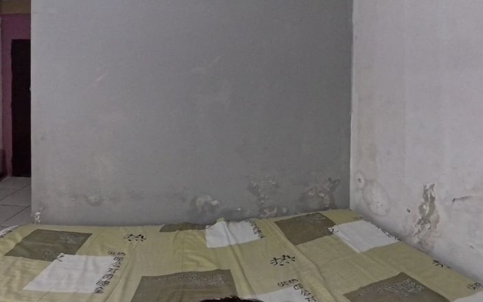 Kasallpimenta VR: 孤独な主婦はインターネット技術者に抵抗できずに夫をバカに!