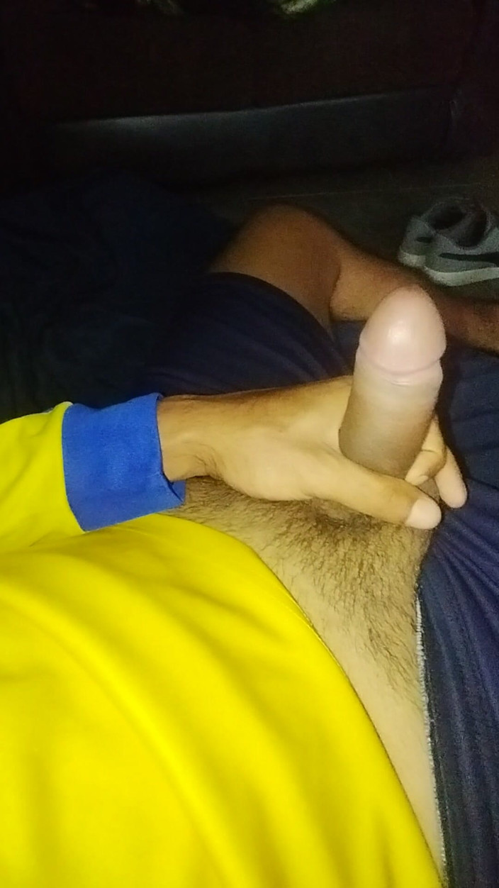 AlexAlejandro13: Mi Polla Hace Que Te Hagas Venir Muchas Veces