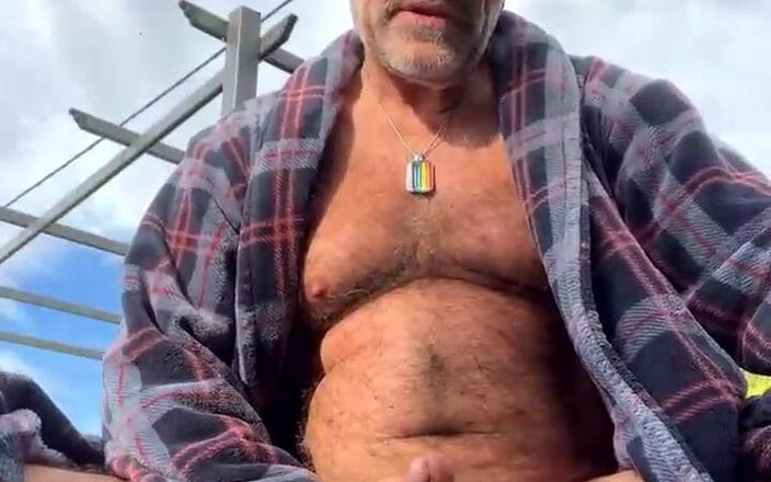 Daddybearvlc: Czas szarpania na zewnątrz