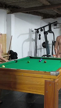 プールでのバイゲーム