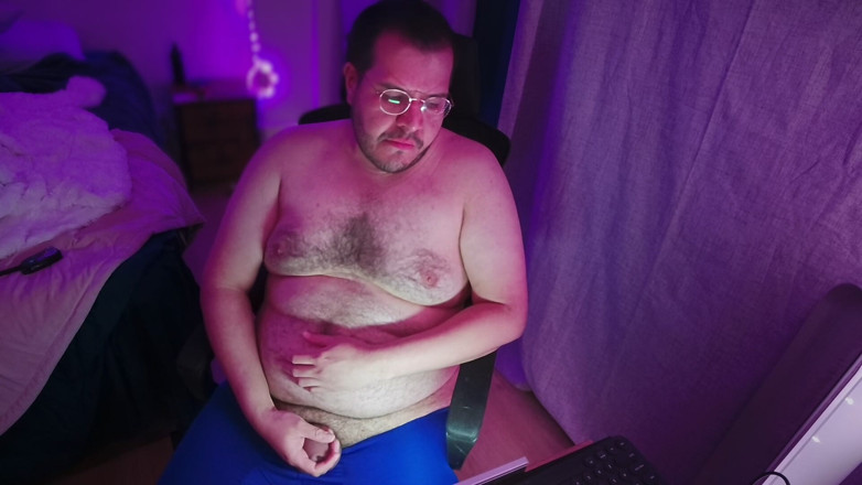 cloudComputa: Curat Gay Bear Nori fumat pe desktop în timp ce ihes...