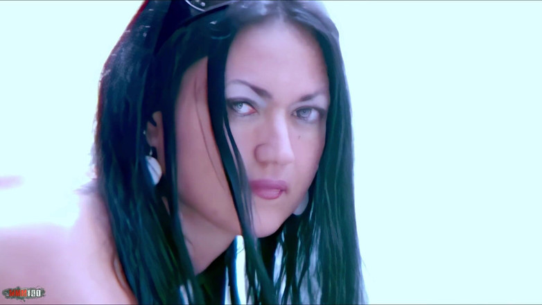 MMM100: Luna: Lain Girl z dużym tyłkiem nago w skałach