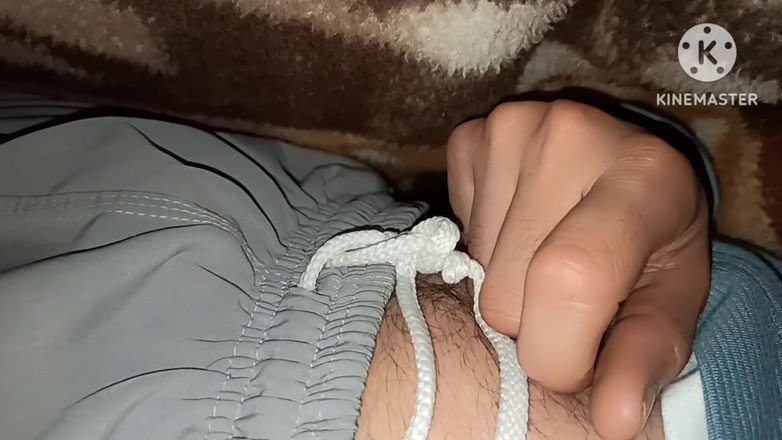 Desi__Panda: Doamne, colega de cameră pulă mare monstruoasă se masturbează prima...